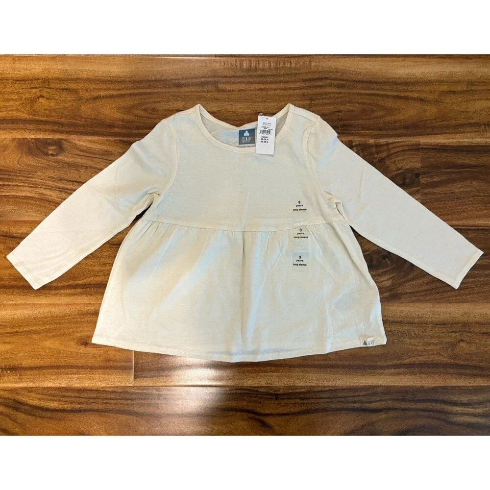 GAP three nwt
